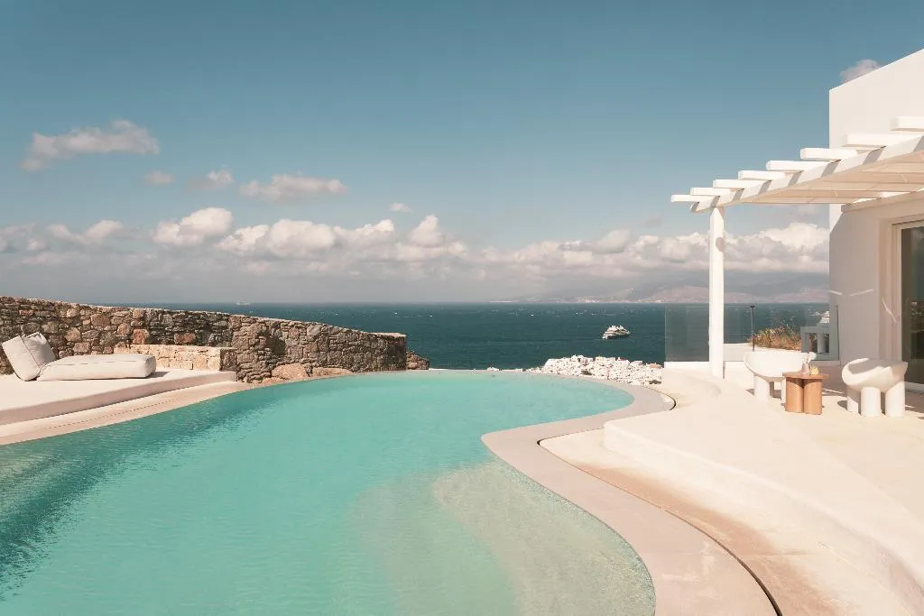 SUITE SUPERIOR WITH PRIVATE POOL Room, Lovia Mykonos, Mykonos