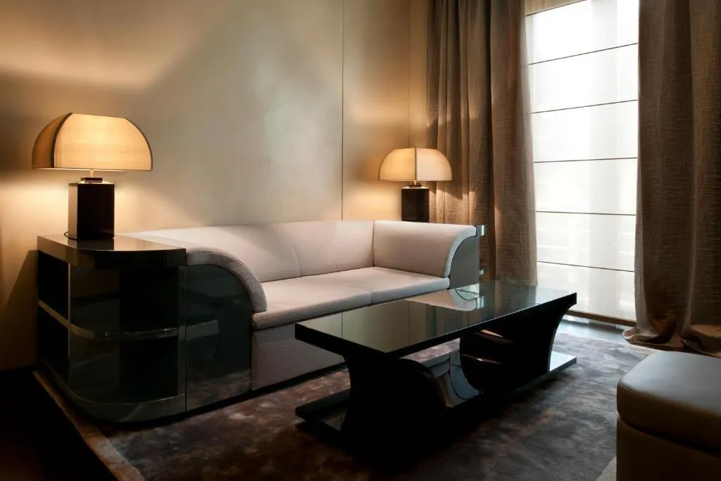 JUNIOR SUITE STANDARD Room, Armani Hotel Milano, Milan