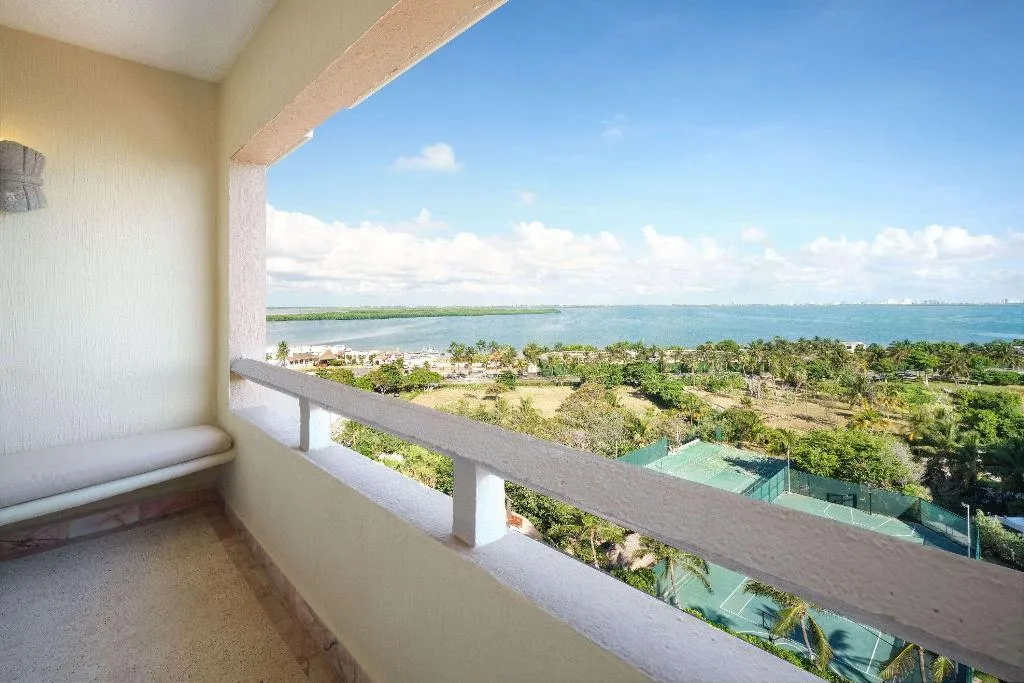 Terrace, Wyndham Grand Cancun All Inclusive Resort & Villas, Cancun Area
