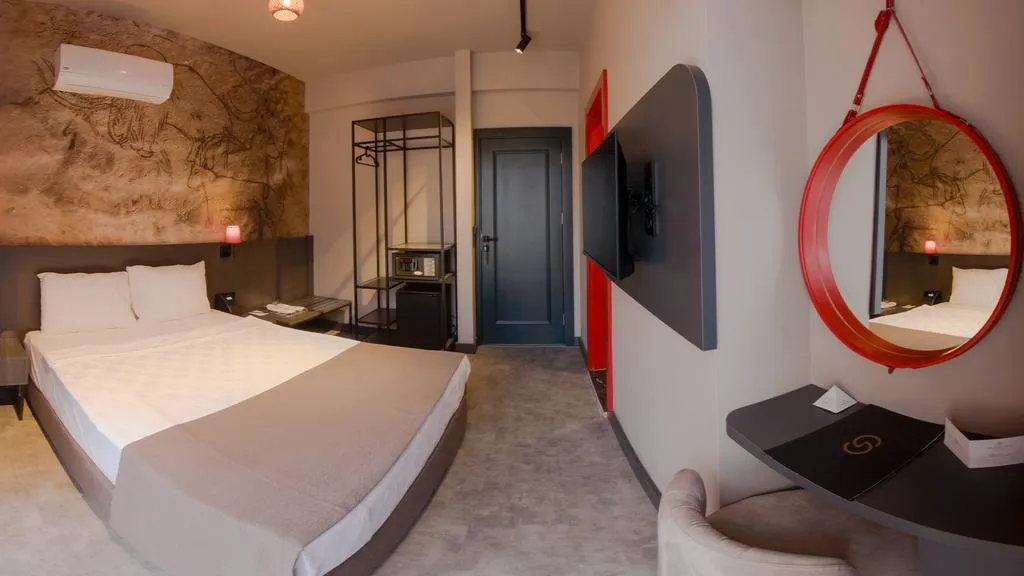 Room, Golden Sun, Antalya