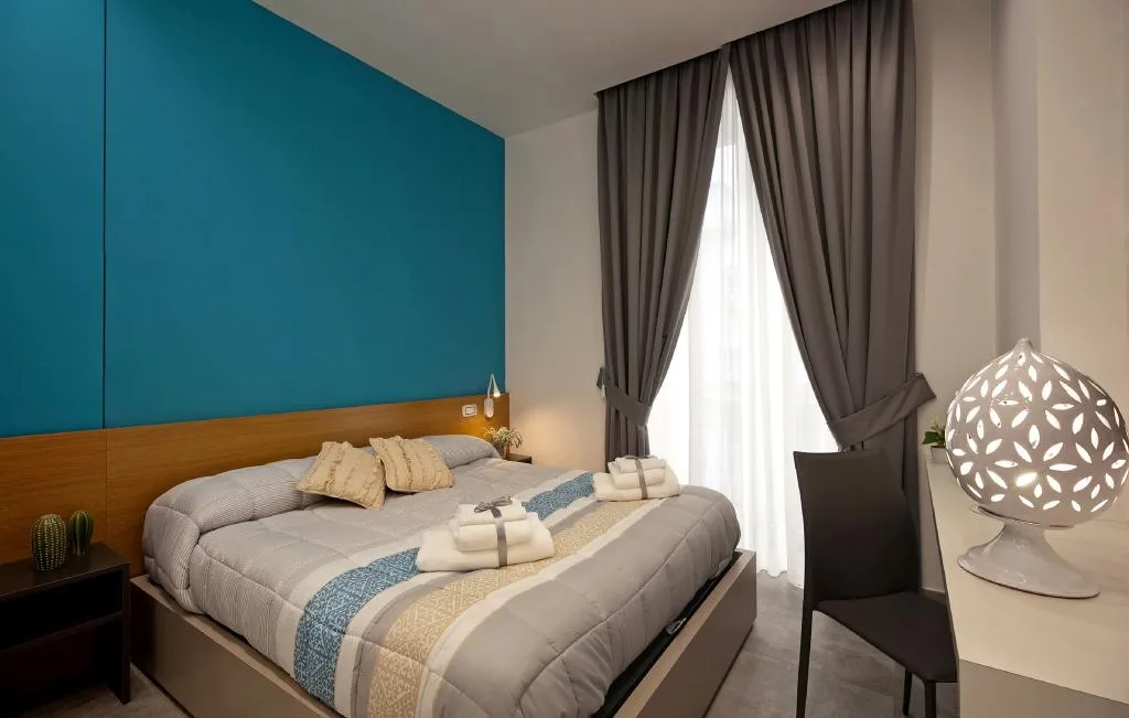 DOUBLE WITH BALCONY Room, Domus Schilizzi Guesthouse, Naples