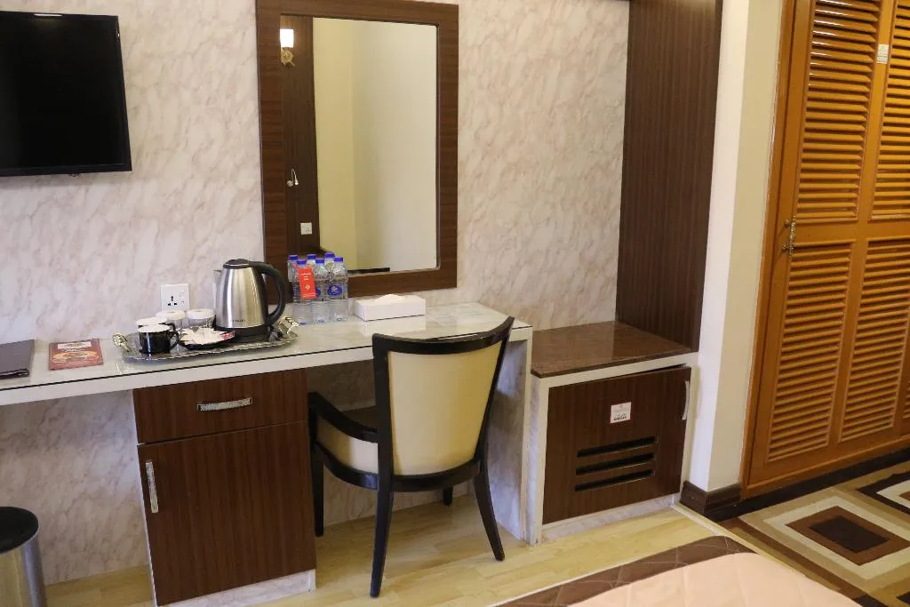 TRIPLE WITH BALCONY Room, Al Khaleej Grand, Dubai
