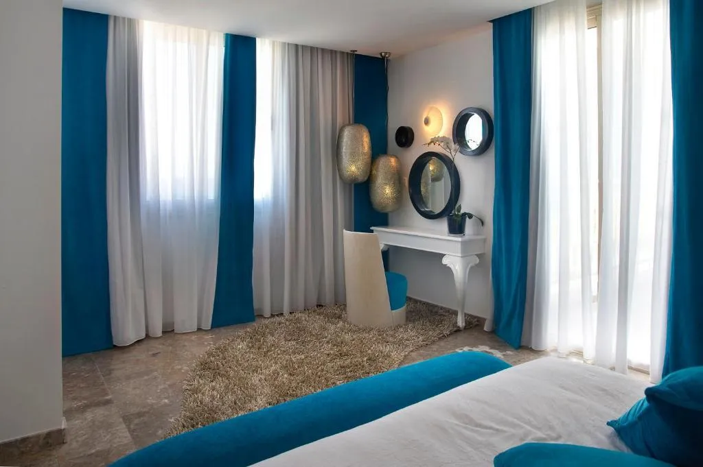 VILLA FOUR BEDROOMS Room, Althea Kalamies Luxury Villas, Cyprus