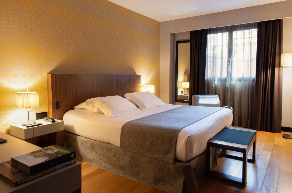 DOUBLE ONE BED Room, Villa Emilia, Barcelona