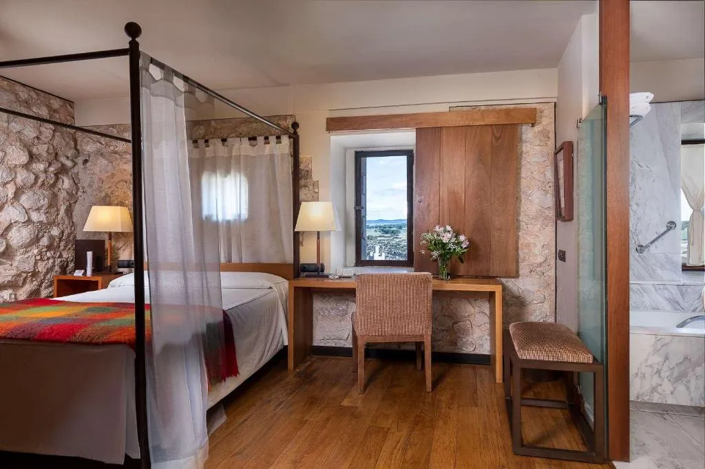 DOUBLE STANDARD Room, Parador de Alarcon, Valencia