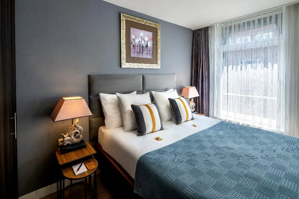 TRIPLE STANDARD Room, Hotel Jupiter, Amsterdam