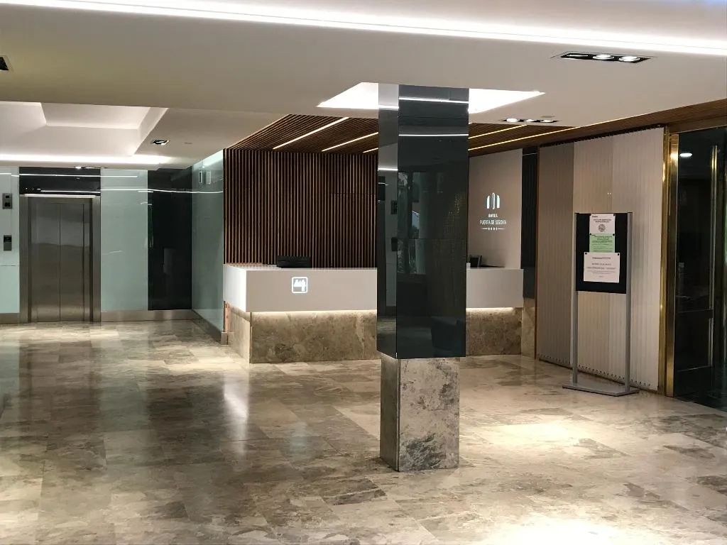 Lobby, Puerta De Segovia, Madrid