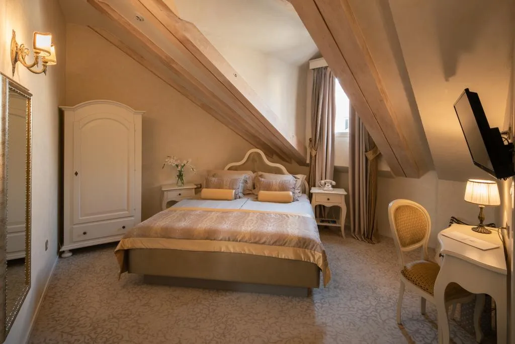 DOUBLE STANDARD Room, Heritage Hotel Life Palace, Split