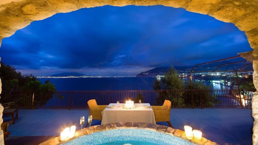 Terrace, Belair, Naples