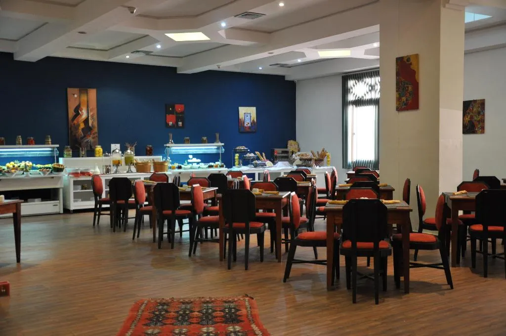 Restaurant, Mogador Opera, Marrakech