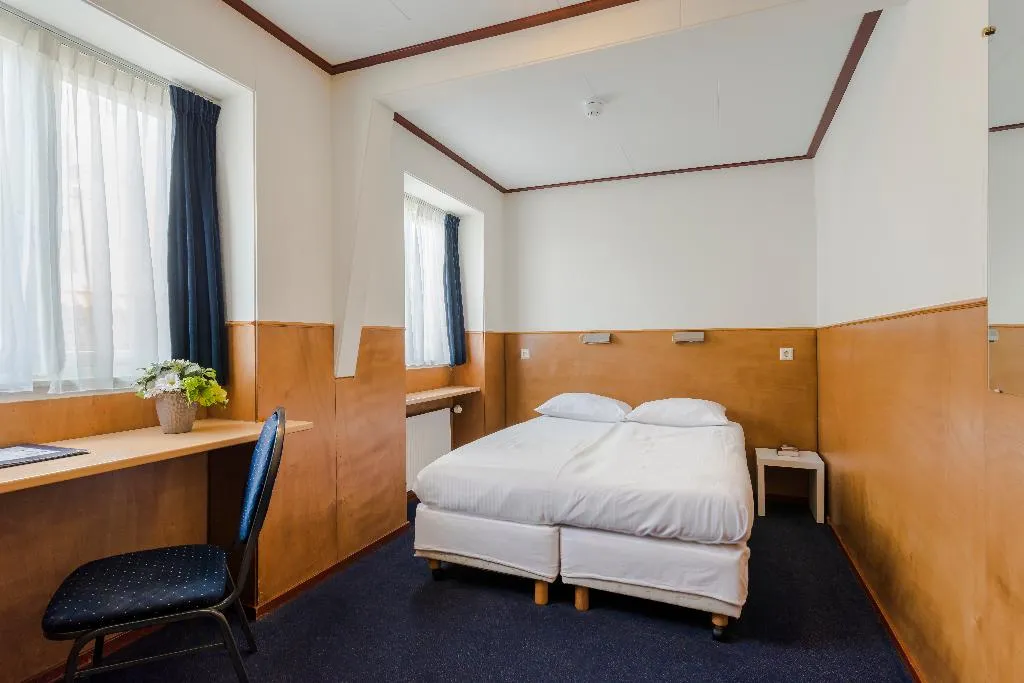 DOUBLE STANDARD Room, Hotel Van Gelder, Amsterdam