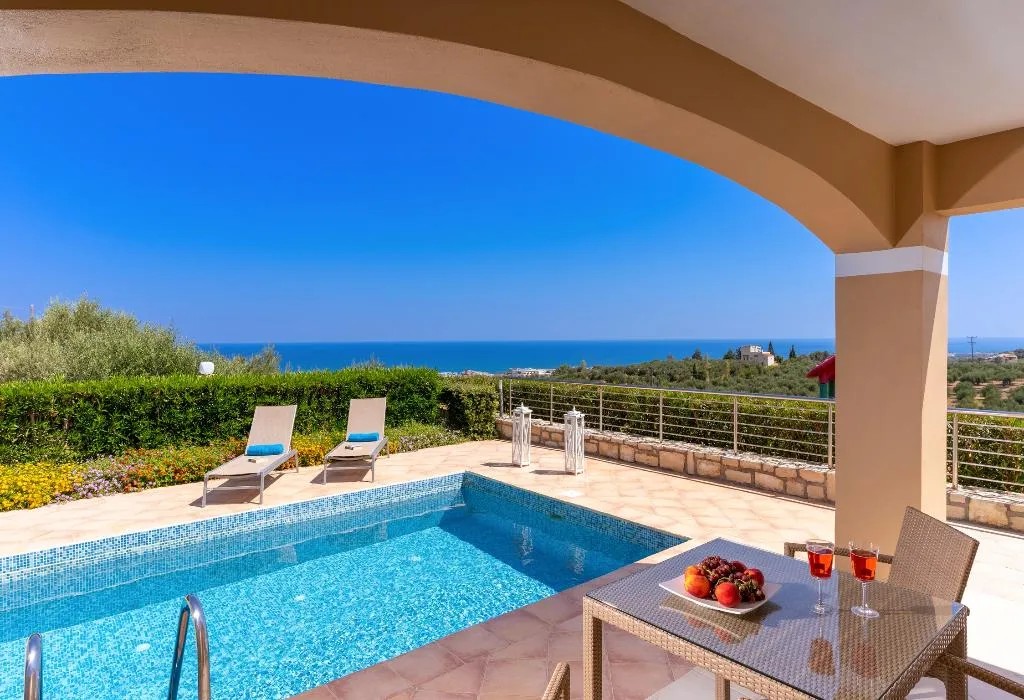VILLA WITH PRIVATE POOL Room, Carme Villas, Crete