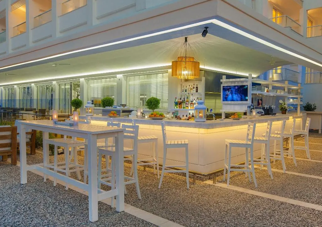 Bar, The Beachfront Hotel, Dalaman