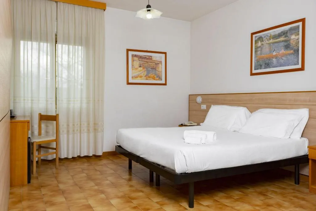 Room, Catignano Hotel Ristorante, Umbria