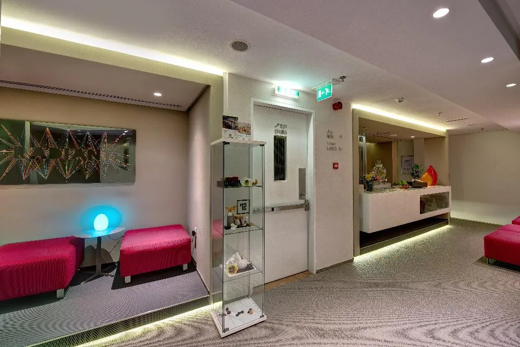 Sports and Entertainment, 72 Hotel, Dubai