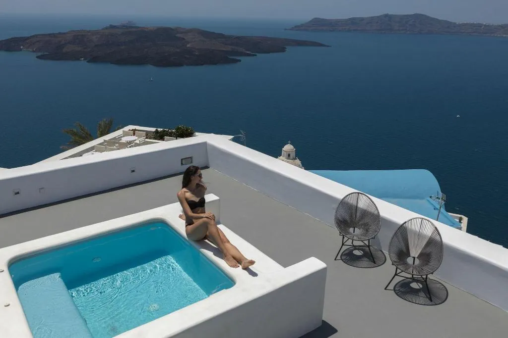 Pool, Aria Suites, Santorini