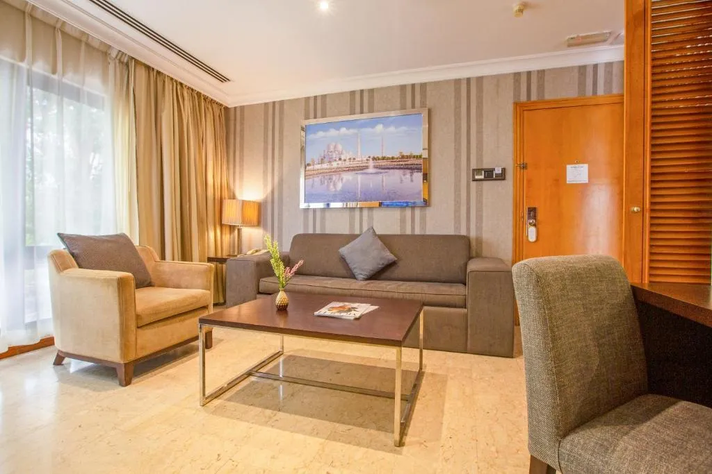 SUITE STANDARD Room, Dubai Marine Beach Resort & Spa, Dubai