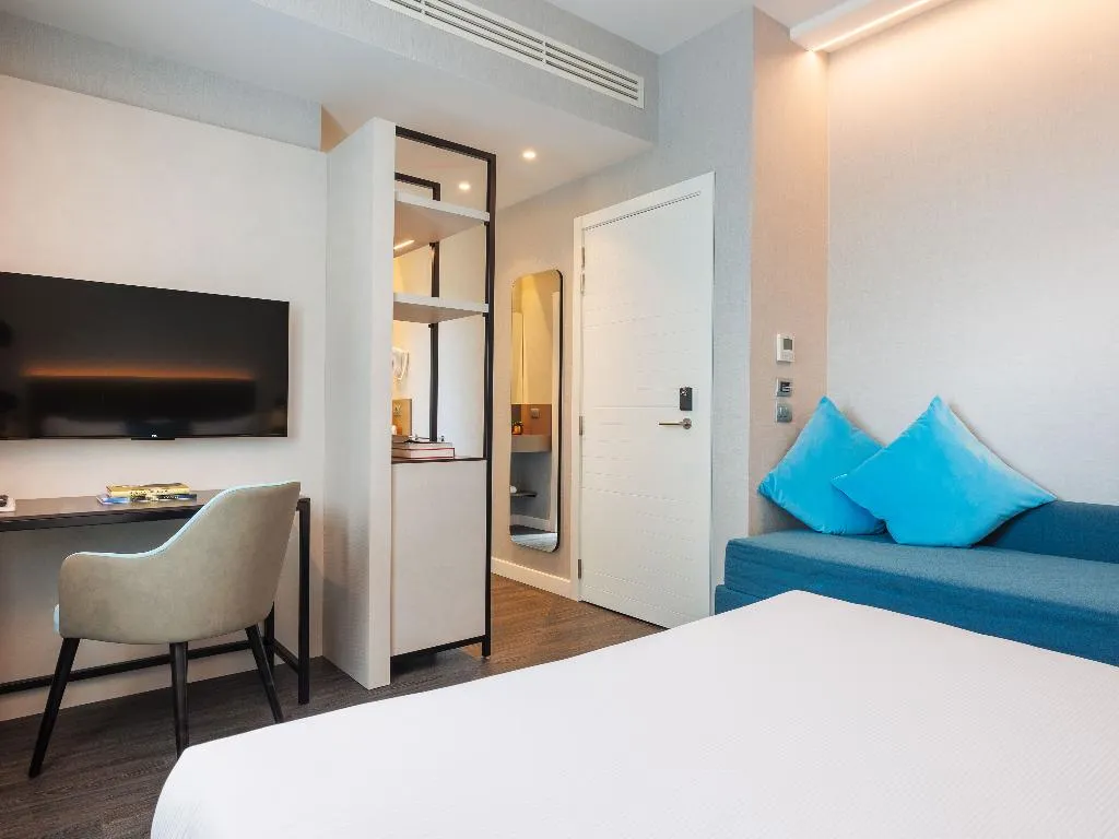 DOUBLE SUPERIOR Room, iH Hotels Milano Centrale, Milan