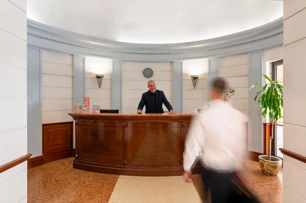 Lobby, Hiberia, Rome