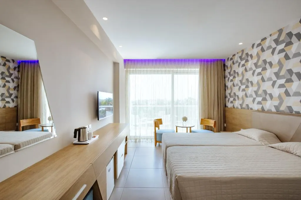 Double or Twin DELUXE POOL VIEW Room, Tasia Maris Seasons, Cyprus