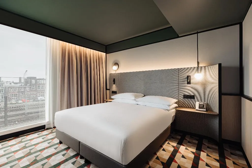 SUITE SUPERIOR ONE BEDROOM Room, DoubleTree by Hilton Amsterdam Centraal Station, Amsterdam