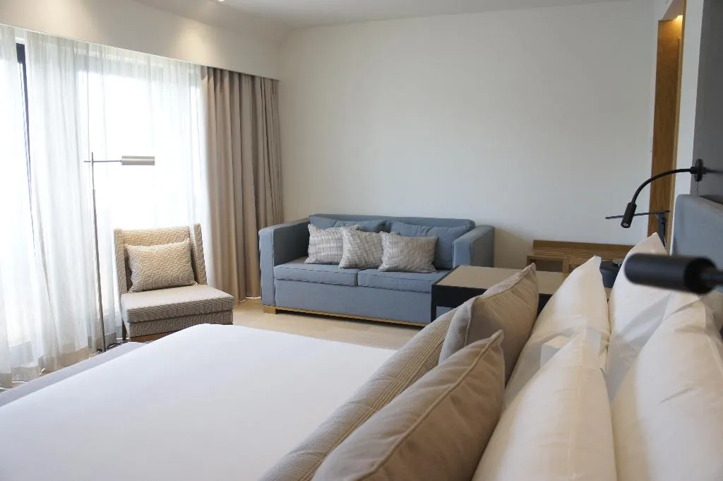 FAMILY ROOM DELUXE RIVER VIEW Room, Neya Porto Hotel, Porto