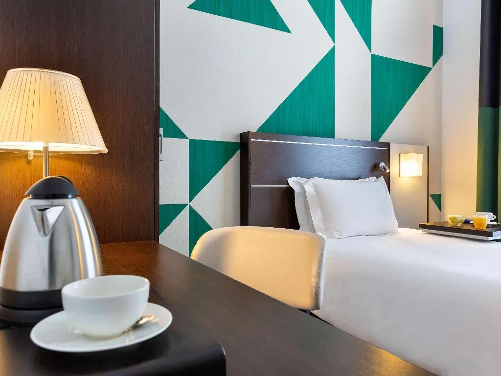 SINGLE CLASSIC Room, Mercure Napoli Centro Angioino, Naples