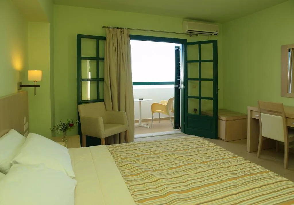 Double or Twin SEA VIEW Room, Skiathos Club Hotel & Suites, Skiathos