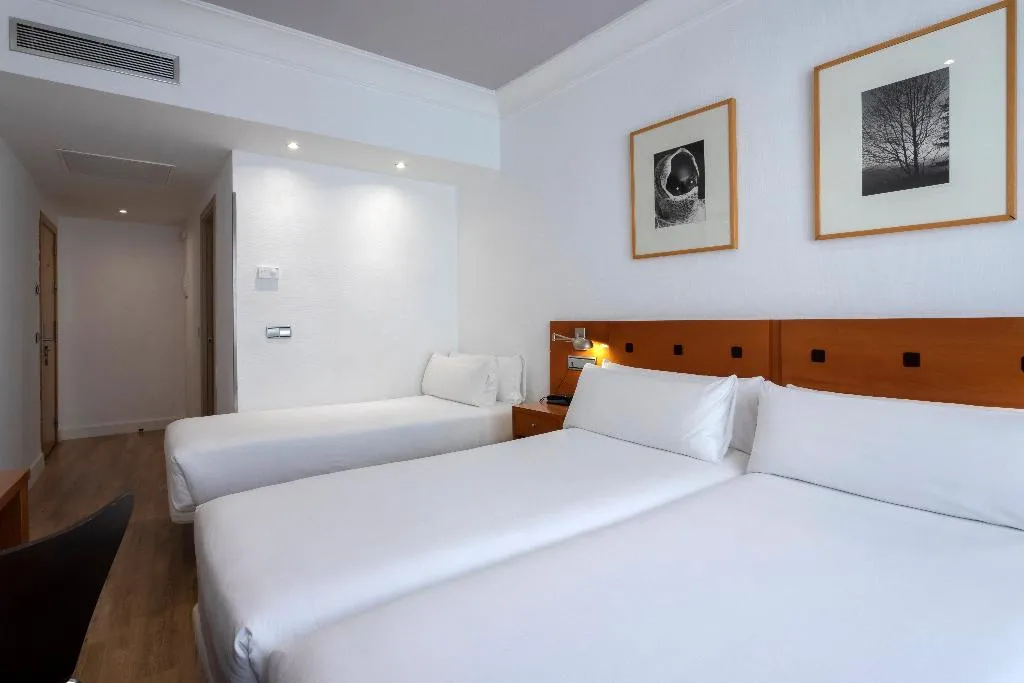 TRIPLE STANDARD Room, Petit Palace Cliper Gran Vía, Madrid