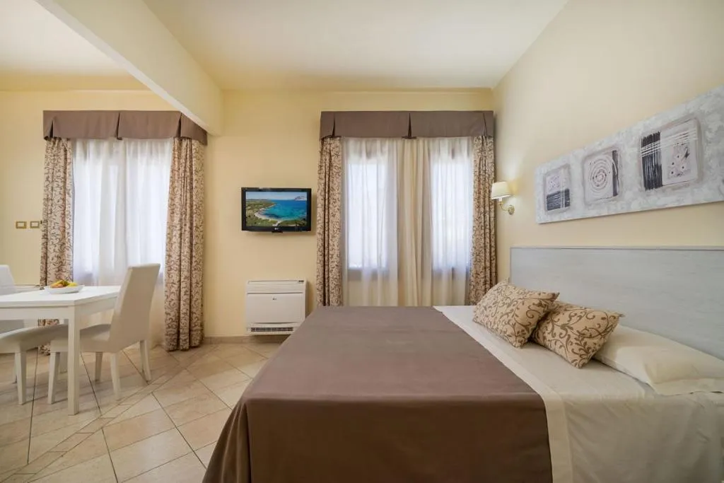 DOUBLE CLASSIC Room, Hotel Regina Elena, Olbia