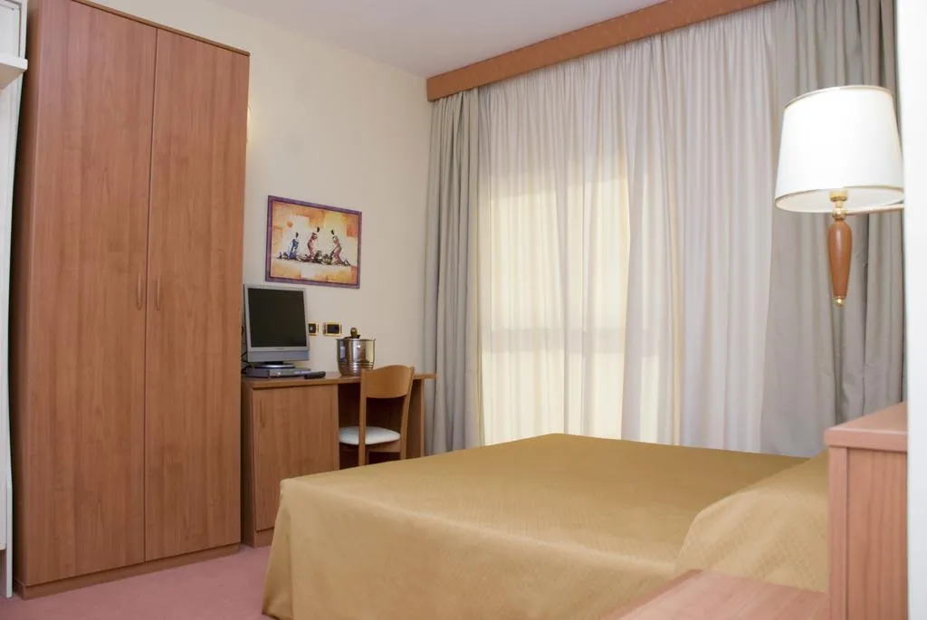 DOUBLE STANDARD Room, La Isla Resort, Naples
