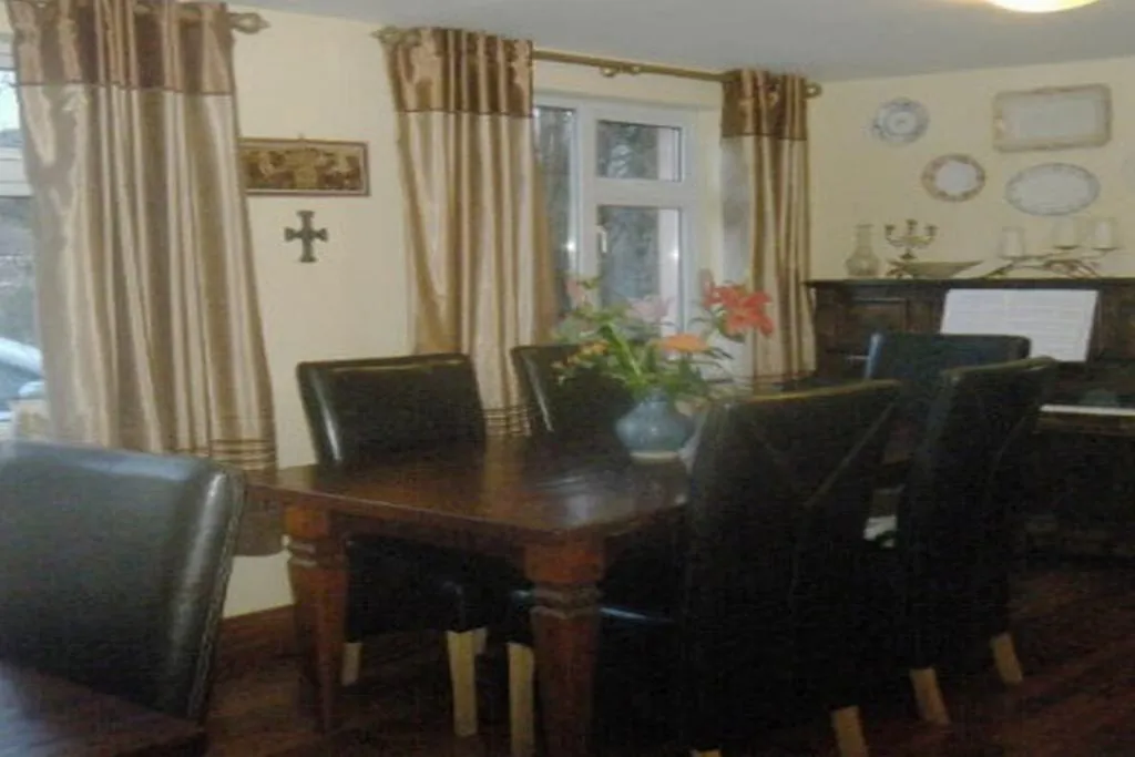 Lobby, Doire Liath, Cork