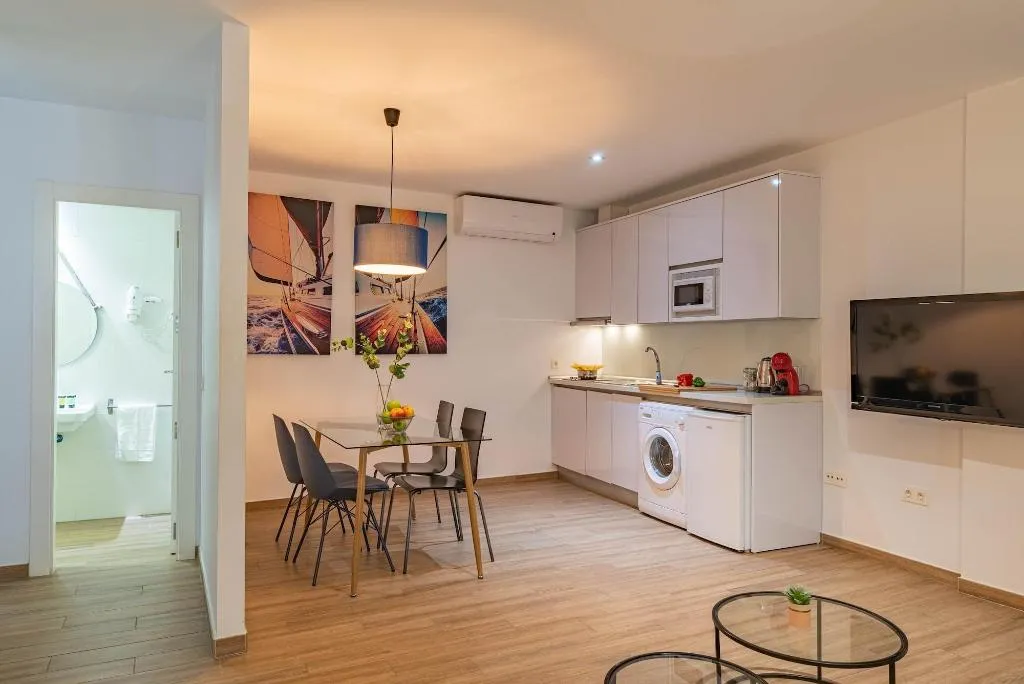 Room, Feelathome Ma Rtires Apartments, Costa Del Sol