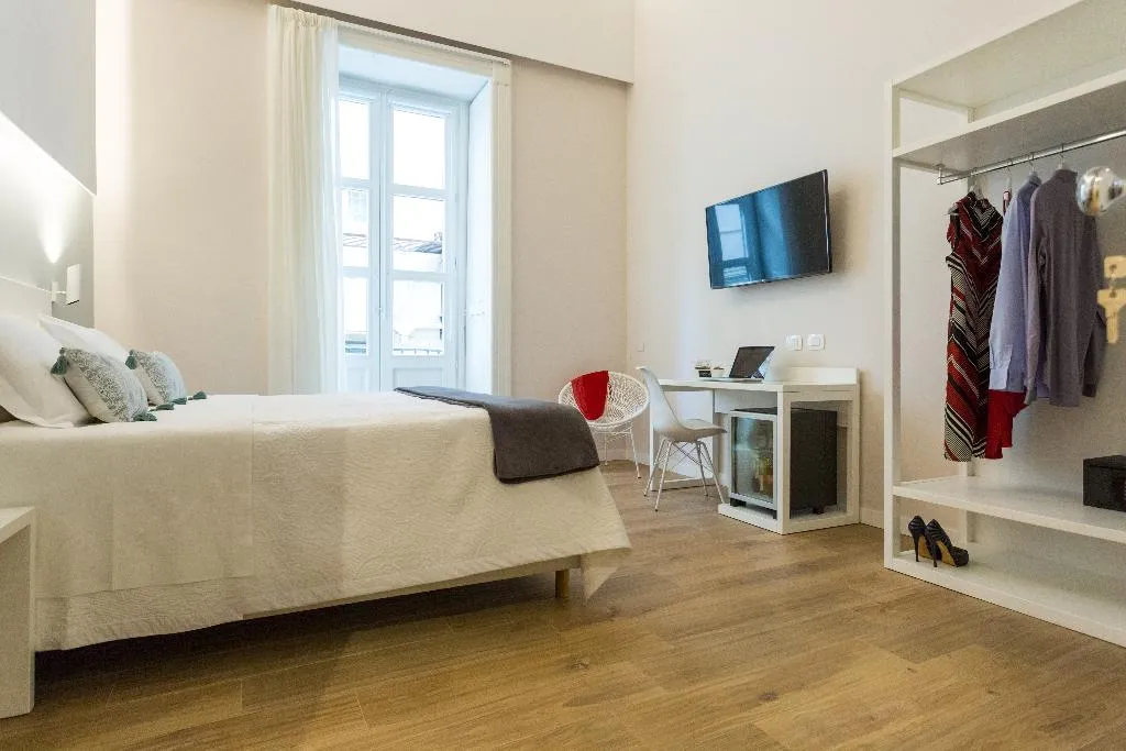 DOUBLE DELUXE WITH BALCONY Room, Bellaroto Suite, Palermo