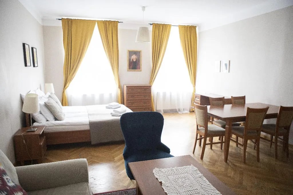 FAMILY ROOM TWO BEDROOMS Room, Gołębia 8 Residence, Krakow