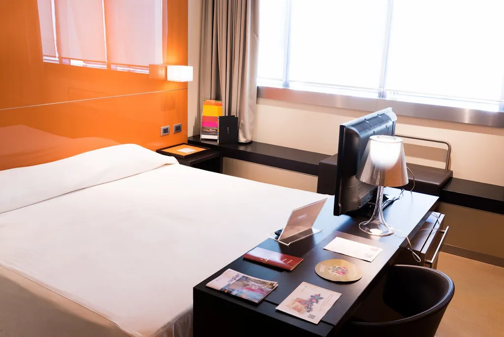 DOUBLE SINGLE USE DELUXE Room, UNA HOTELS T Hotel Cagliari, Cagliari