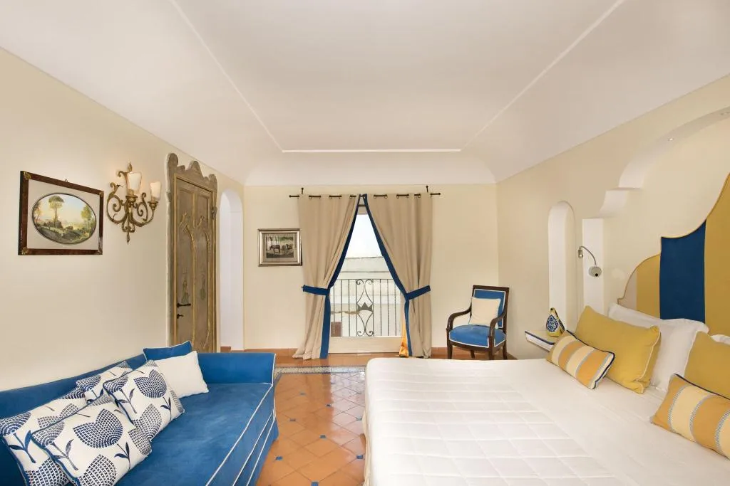 Double or Twin KING SIZE BED Room, Punta Regina, Naples