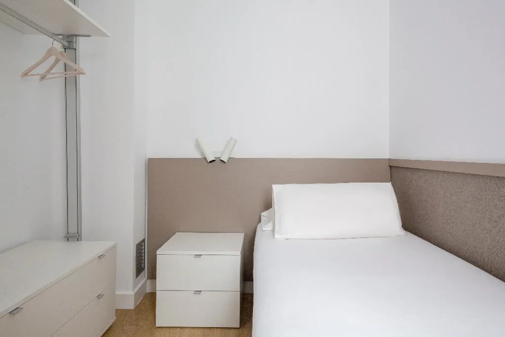 APARTMENT DELUXE Room, Barcelona Apartment Viladomat, Barcelona