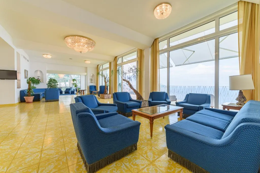 Lobby, Grand Hotel Excelsior, Naples