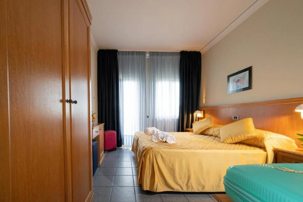 DOUBLE WITH BALCONY Room, Sabbie D'Oro, Catania