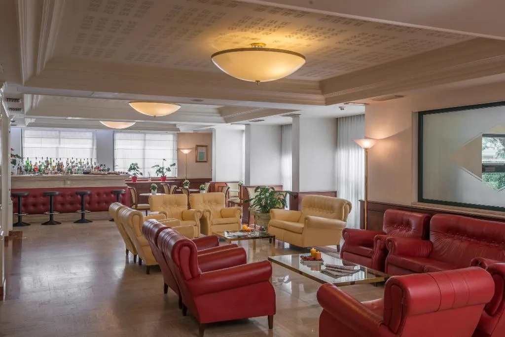 Lobby, Just Hotel Saronno, Milan