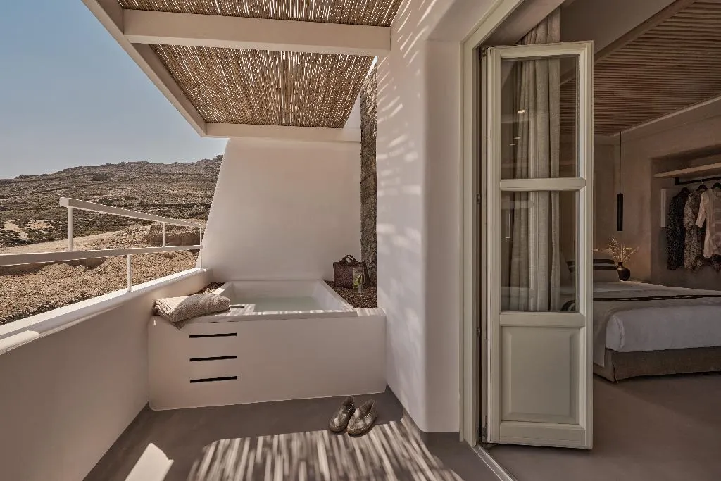 SUITE WITH JACUZZI Room, Yi Hotel Mykonos - Adults only, Mykonos