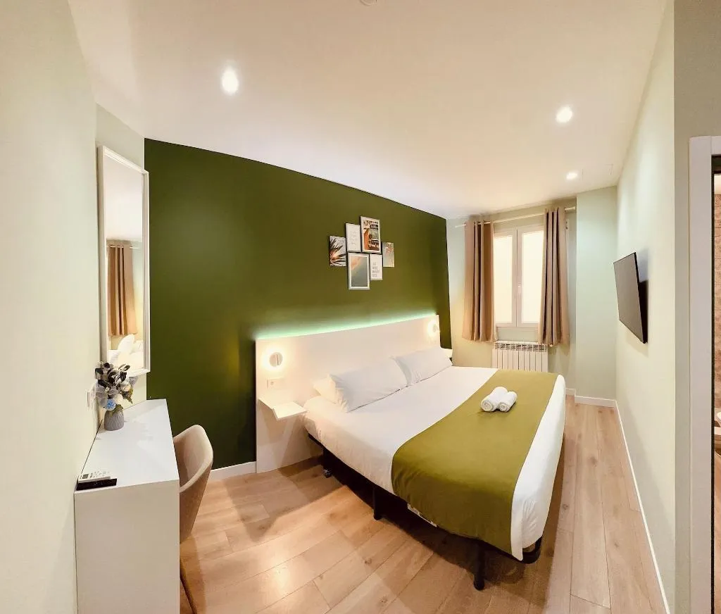 Room, Hostal Sol Square Madrid, Madrid