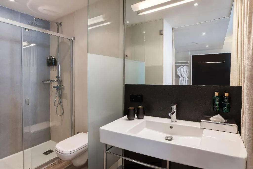 JUNIOR SUITE STANDARD Room, Melia South Beach, Majorca