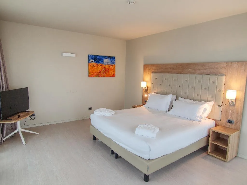 Double or Twin DELUXE Room, Tower Hotel Malpensa, Milan