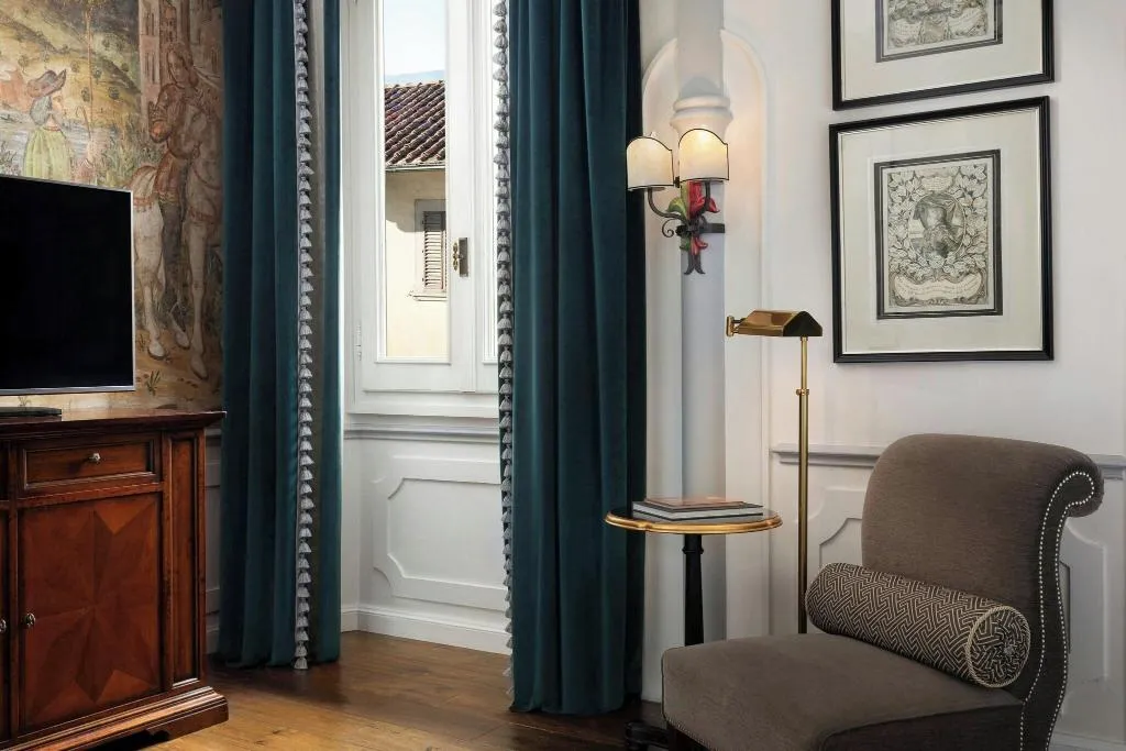 DOUBLE DELUXE KING BED Room, St Regis Florence, Florence