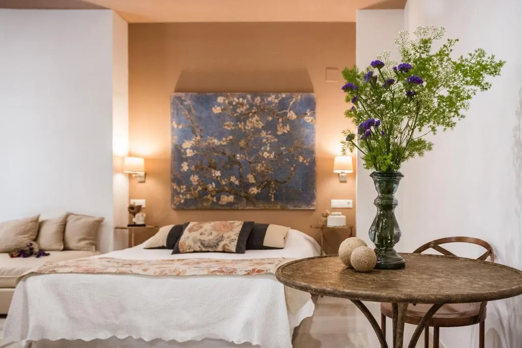 Room, Luces De Catedral, Costa Blanca