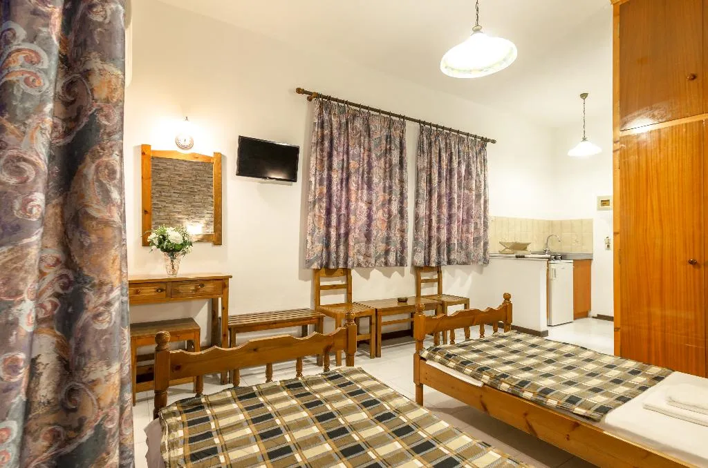 STUDIO CAPACITY 3 Room, Chrysafis Studios, Zante