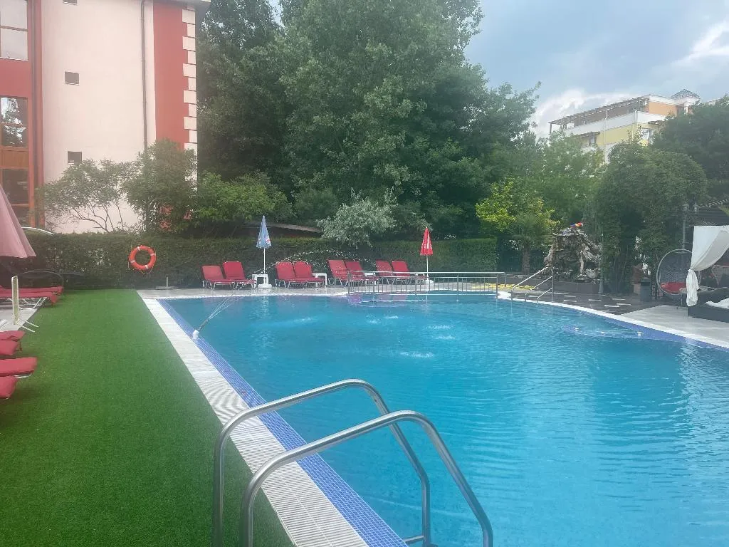 Pool, Bahami, Bourgas