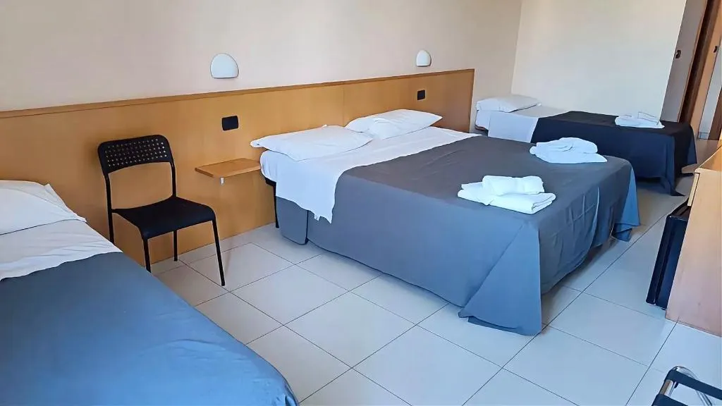 BUNGALOW CAPACITY 4 Room, Hydra Club Hotel Village, Naples